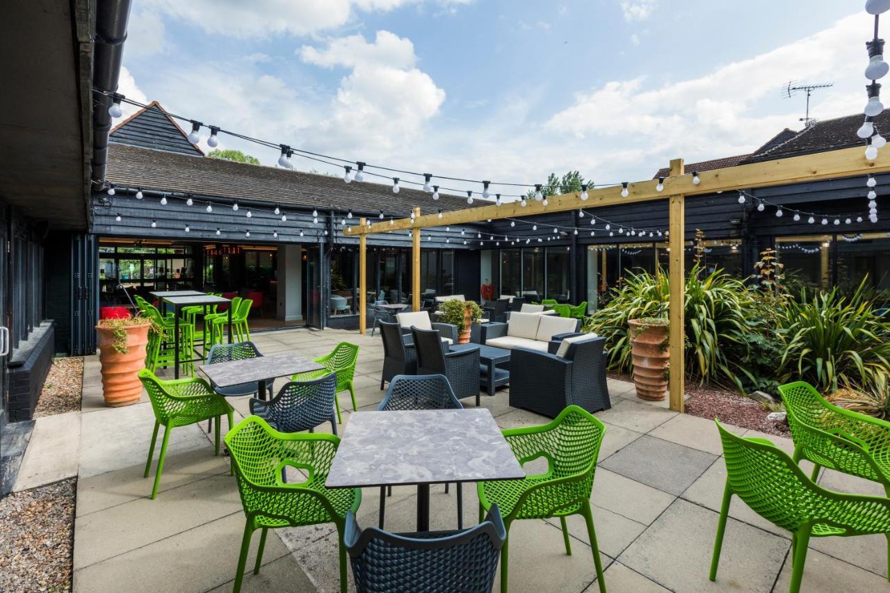 Girton  Holiday Inn Cambridge By Ihg מראה חיצוני תמונה