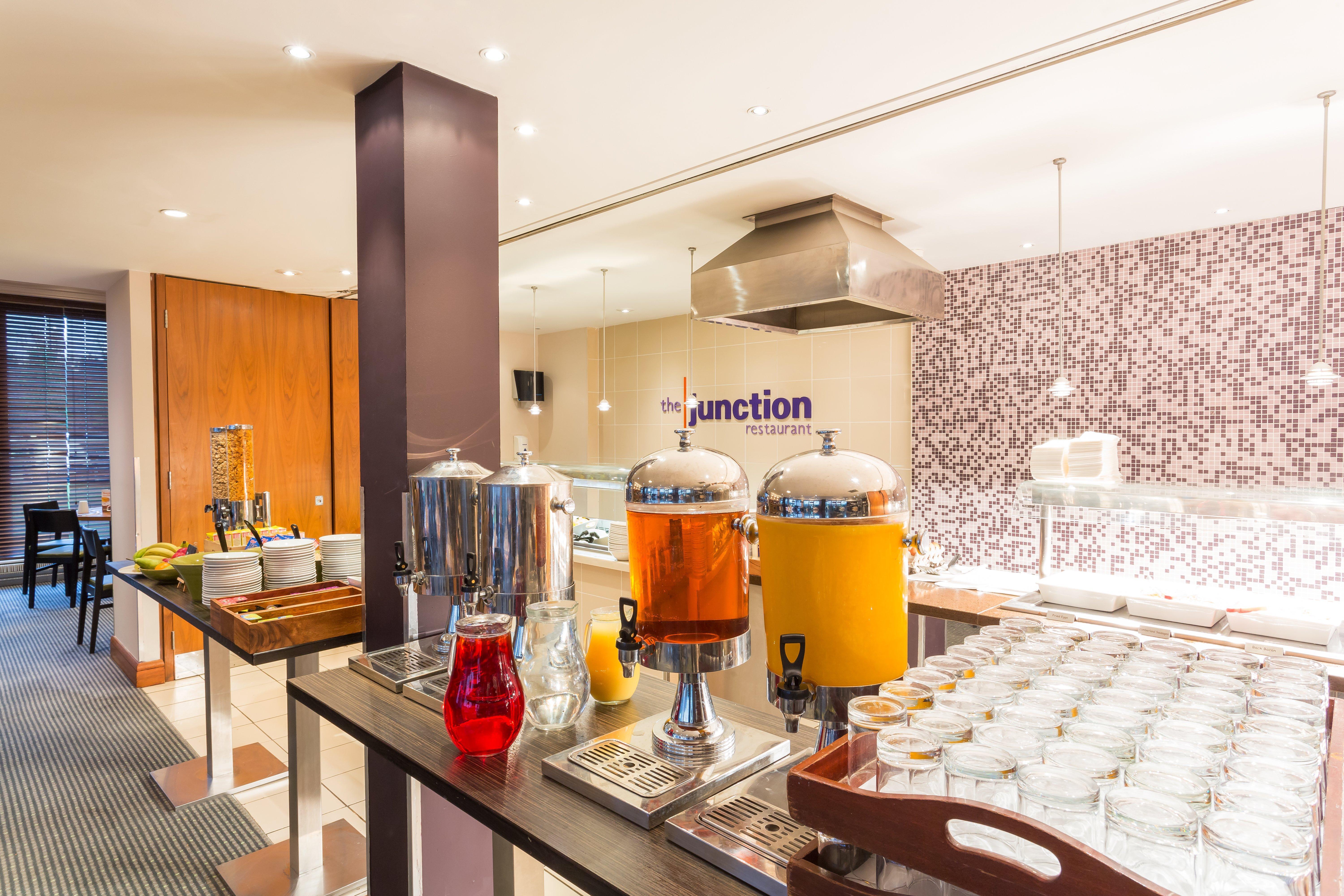 Girton  Holiday Inn Cambridge By Ihg מראה חיצוני תמונה