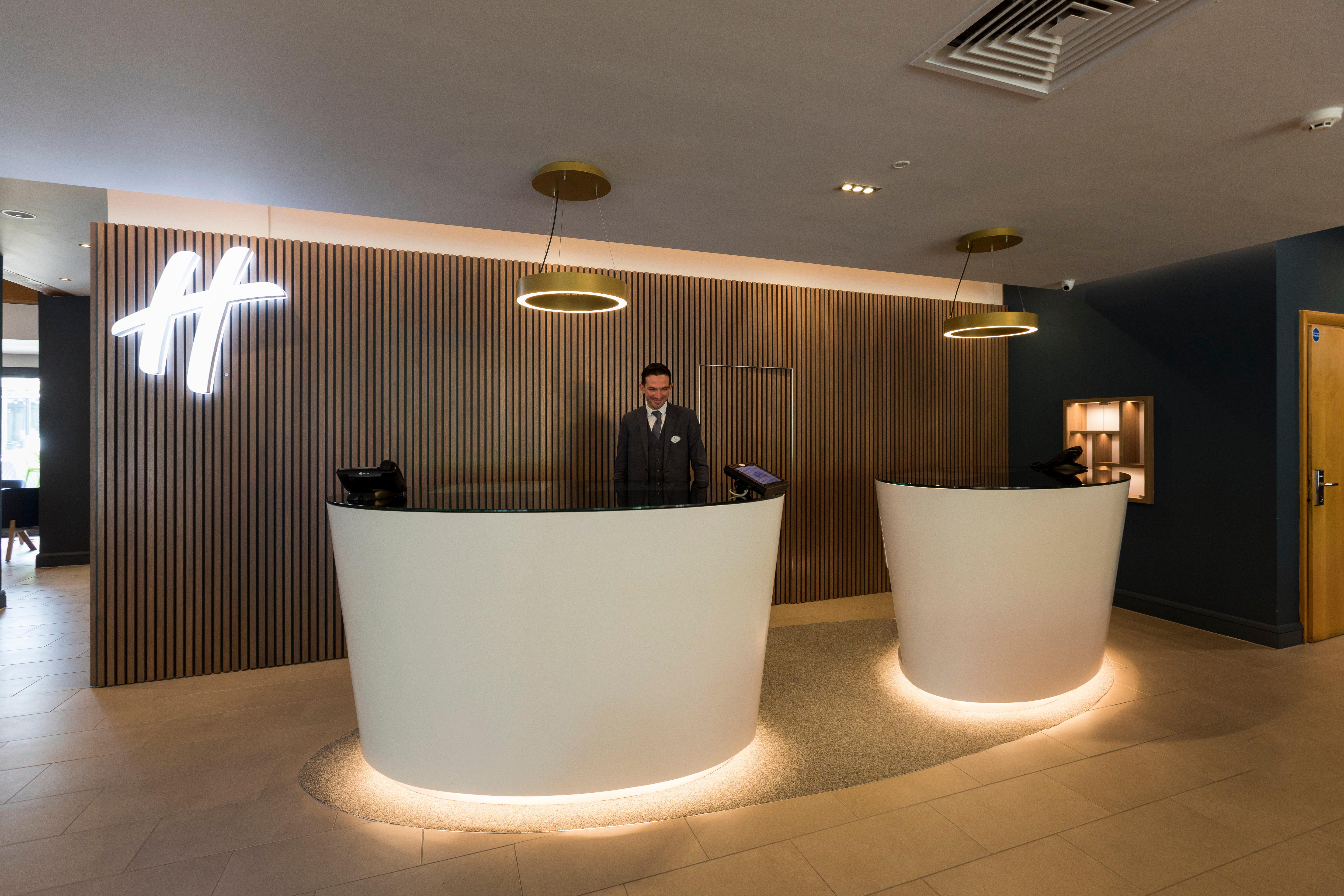 Girton  Holiday Inn Cambridge By Ihg מראה חיצוני תמונה