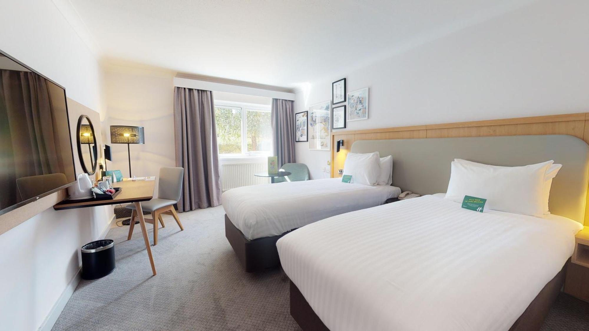 Girton  Holiday Inn Cambridge By Ihg מראה חיצוני תמונה