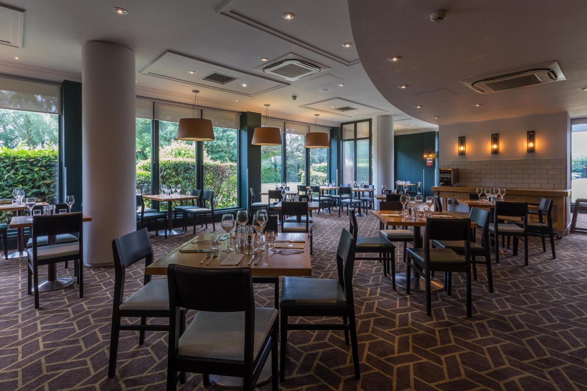 Girton  Holiday Inn Cambridge By Ihg מראה חיצוני תמונה