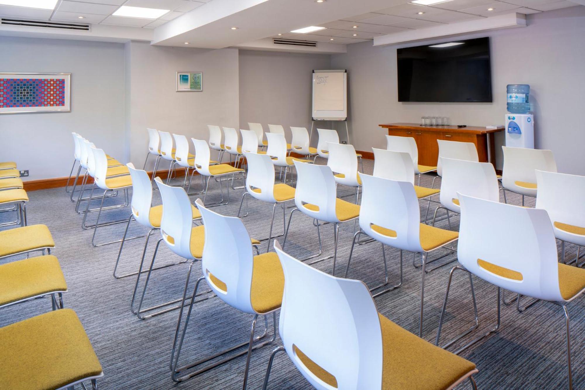 Girton  Holiday Inn Cambridge By Ihg מראה חיצוני תמונה
