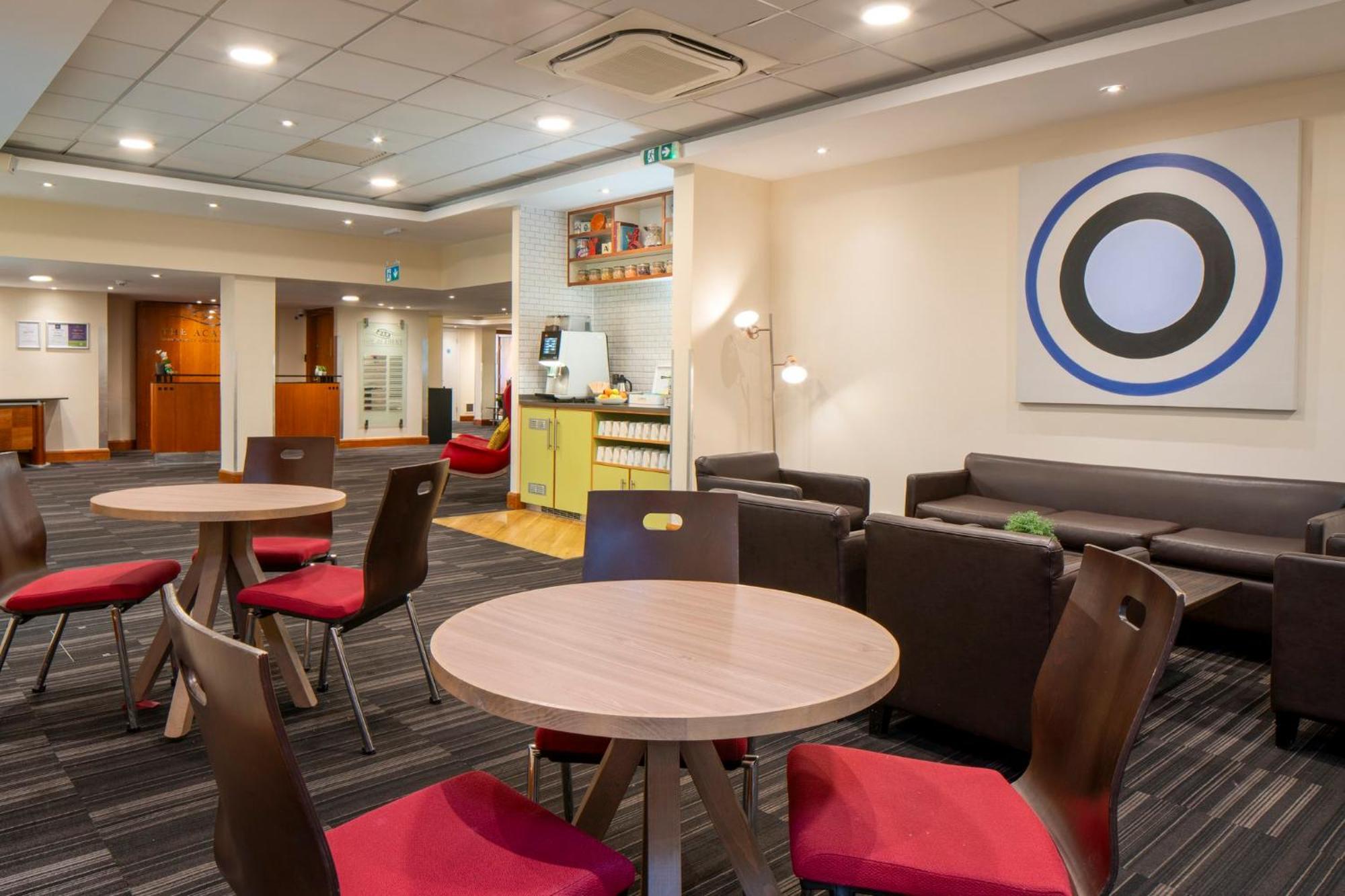 Girton  Holiday Inn Cambridge By Ihg מראה חיצוני תמונה