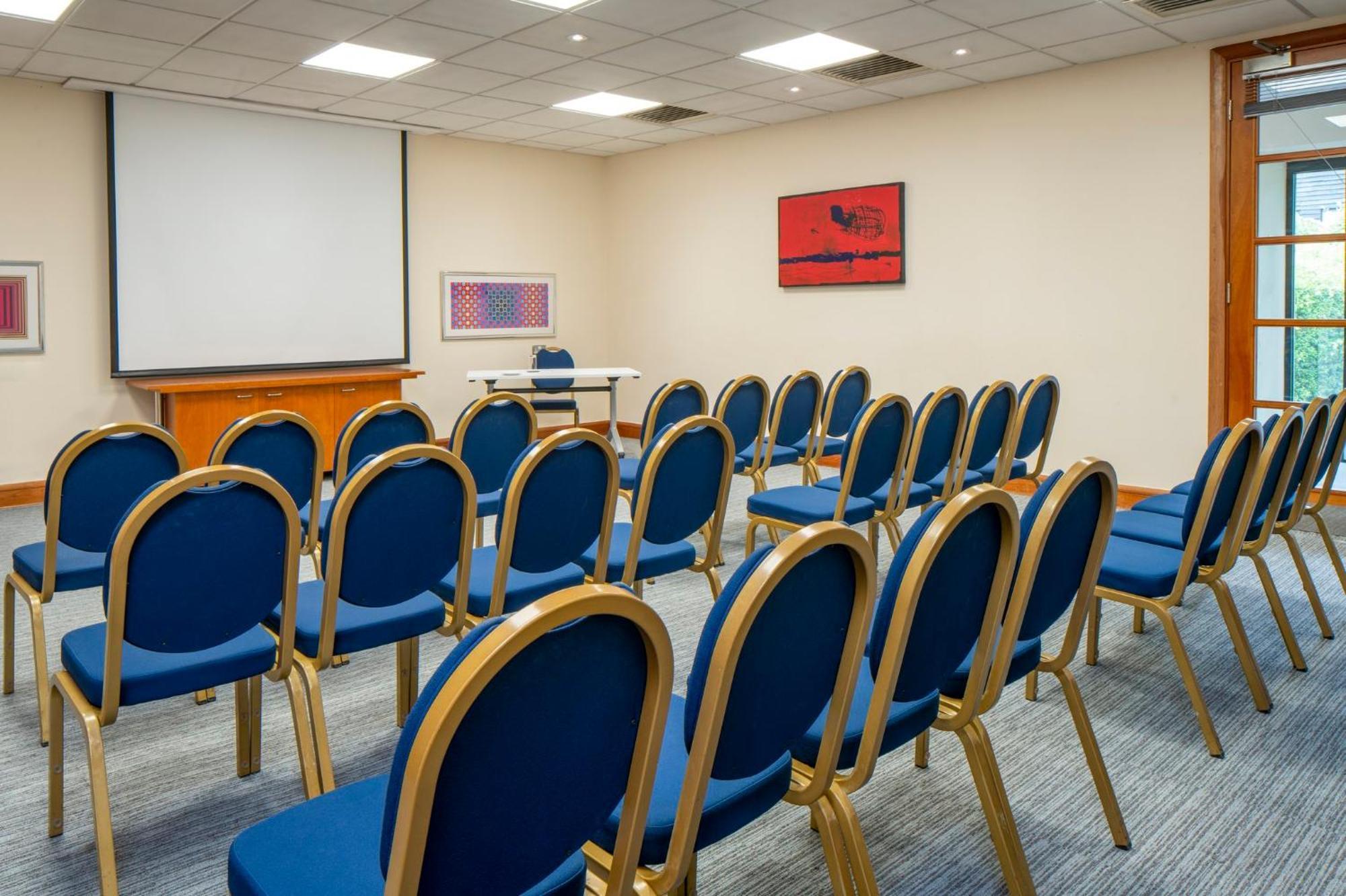 Girton  Holiday Inn Cambridge By Ihg מראה חיצוני תמונה
